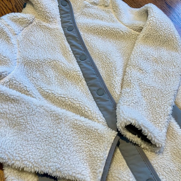 L.L. Bean Women's Bean's Sherpa Fleece Coat - Picture 4 of 7